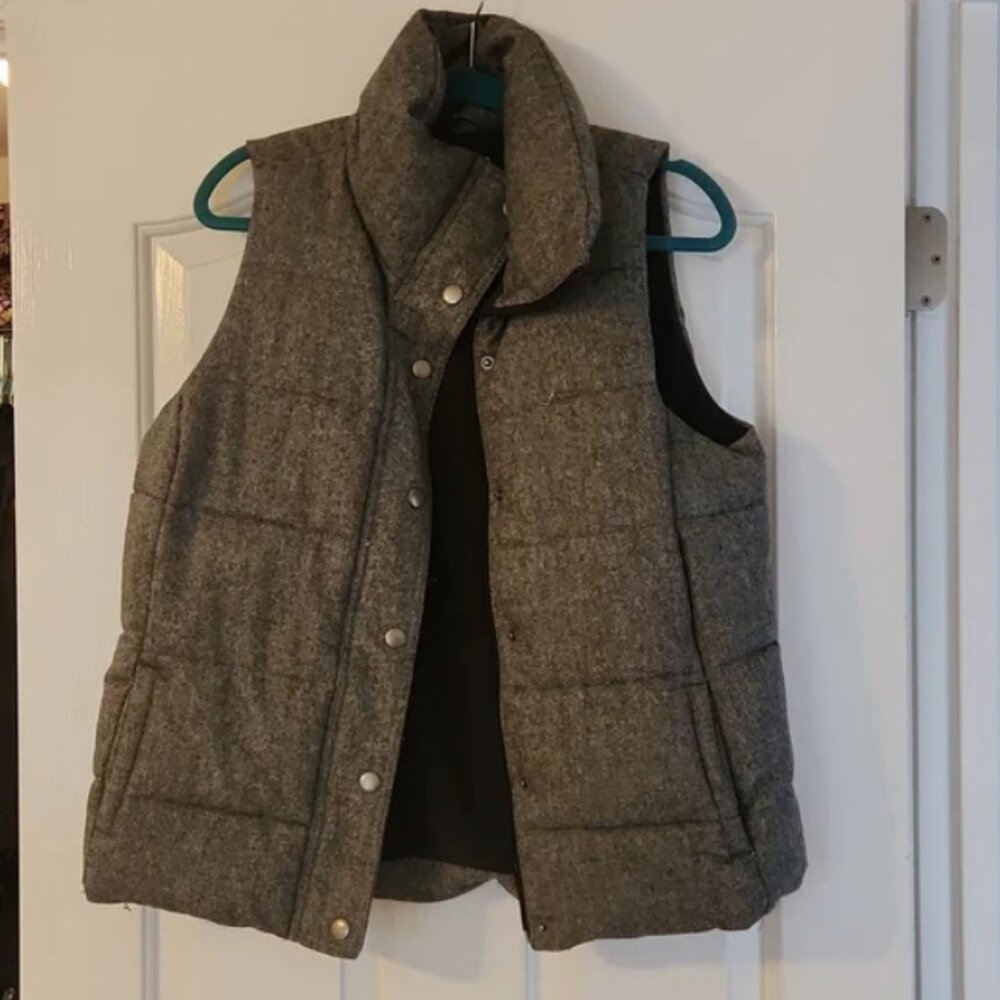 Old Navy Dark Grey Puff Vest | Size Large | Puffer Vest